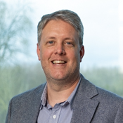 Headshot of Simon HIll