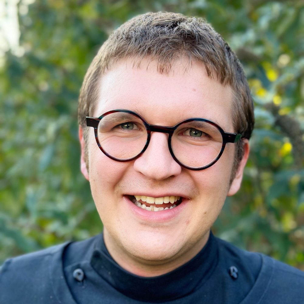 Joshua Harris headshot