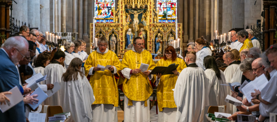 Bishop Gavin ordaining deacons in Christ Church Oxford